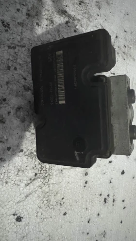 Спирачна помпа ABS за Toyota Yaris 2011, снимка 3