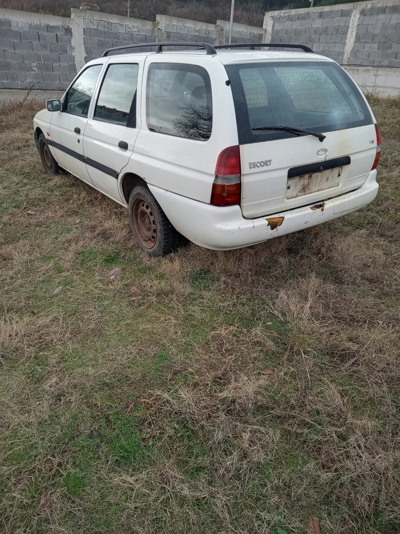 Ford Escort 1.6 16V, снимка 3 - Автомобили и джипове - 48888364