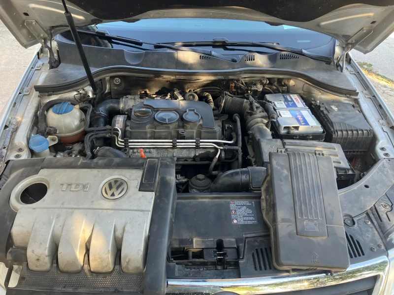 VW Passat 2.0 TDI, снимка 10 - Автомобили и джипове - 47383973