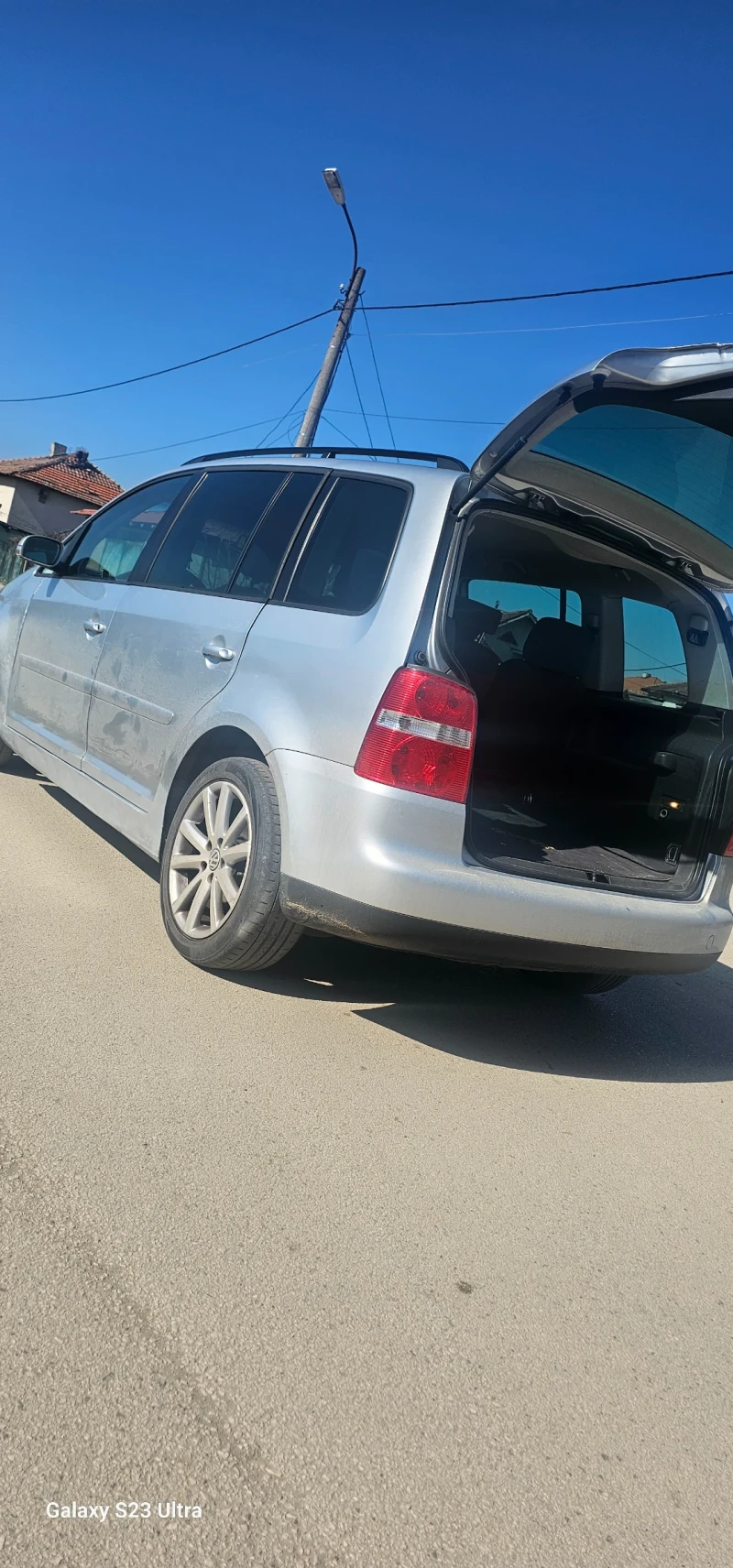 VW Touran, снимка 6 - Автомобили и джипове - 49448195