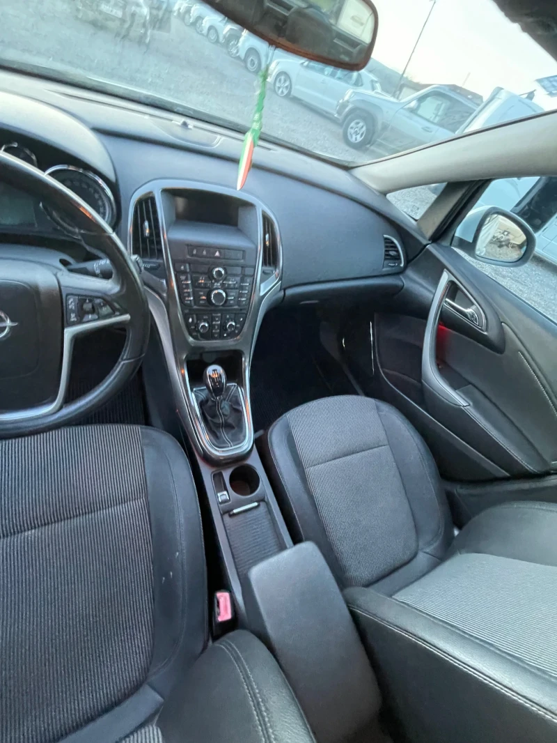 Opel Astra 1.7 cdti Cosmo, снимка 10 - Автомобили и джипове - 52932032