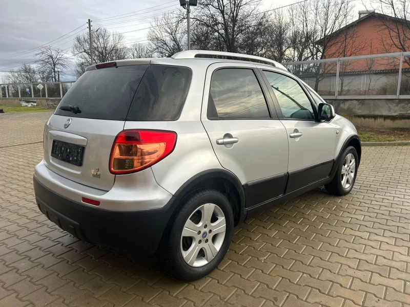 Fiat Sedici 1.6 Бензин с Газов Инжекцион 4x4 MADE IN ITALY, снимка 4 - Автомобили и джипове - 53438314