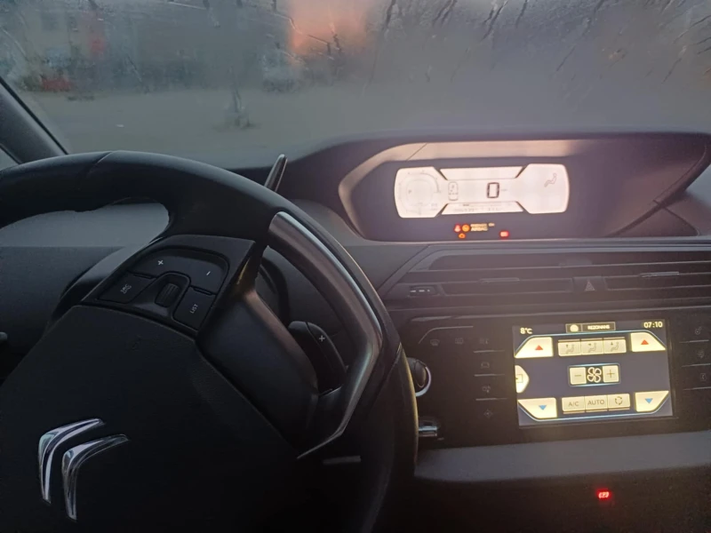 Citroen C4 Picasso 1.6 HDI, снимка 4 - Автомобили и джипове - 53480758