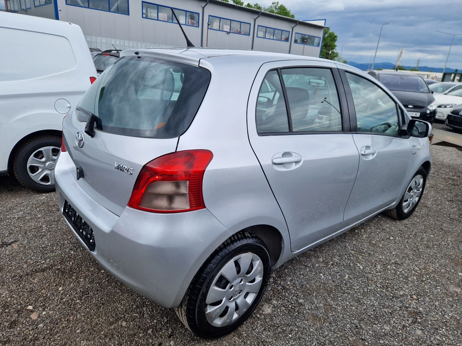 Toyota Yaris 1.4D-4D 90PS.COMFORT ITALIA - изображение 7