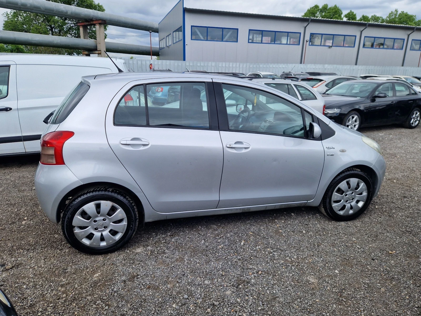 Toyota Yaris 1.4D-4D 90PS.COMFORT ITALIA - изображение 10
