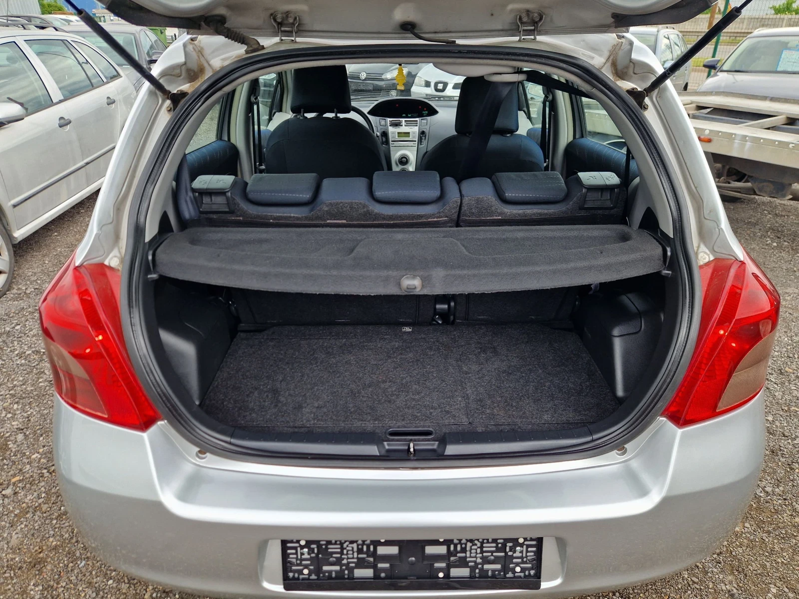 Toyota Yaris 1.4D-4D 90PS.COMFORT ITALIA - изображение 8