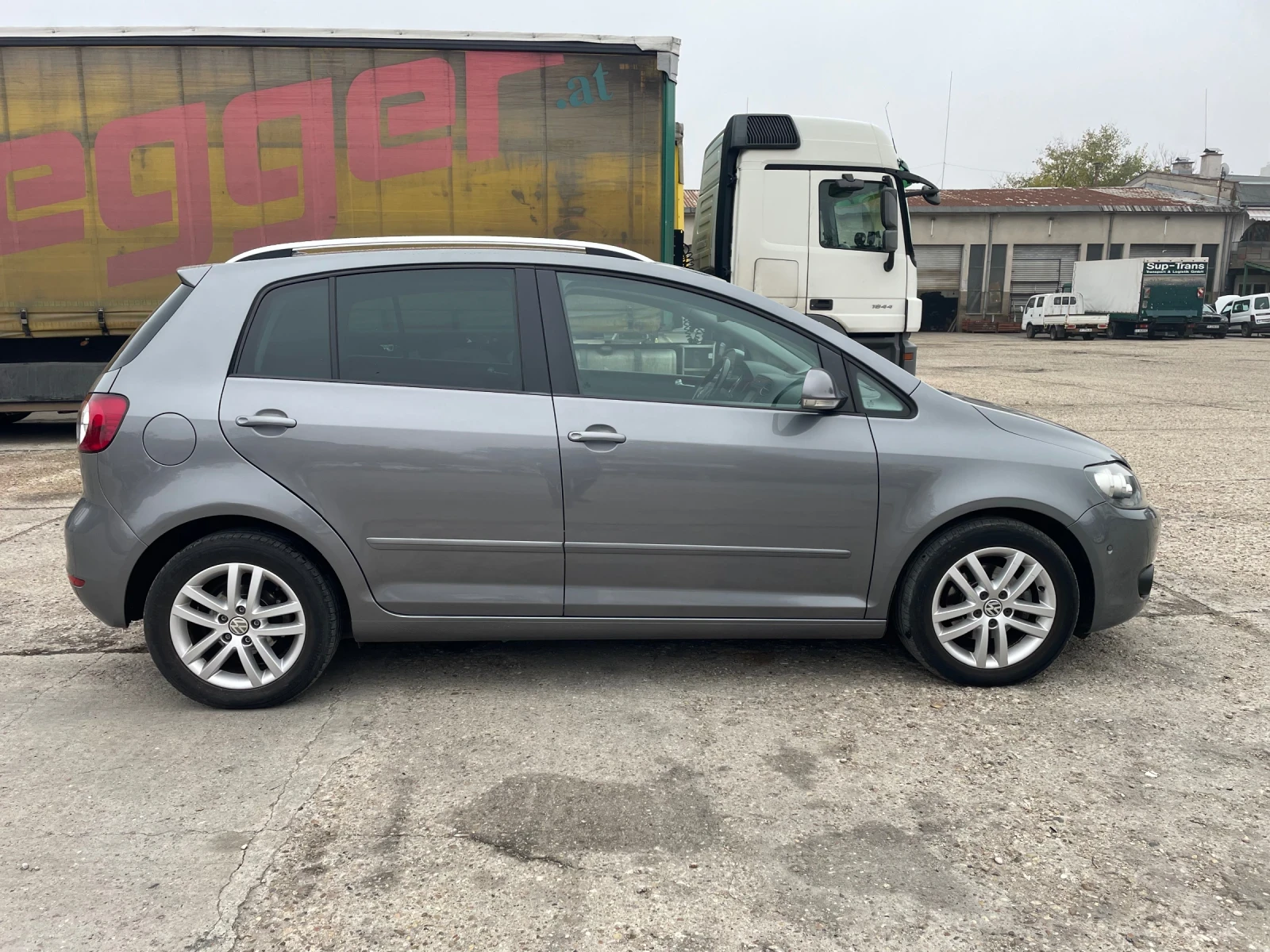 VW Golf Plus  1.6 BiFuel 102кс HIGHLINE - изображение 7