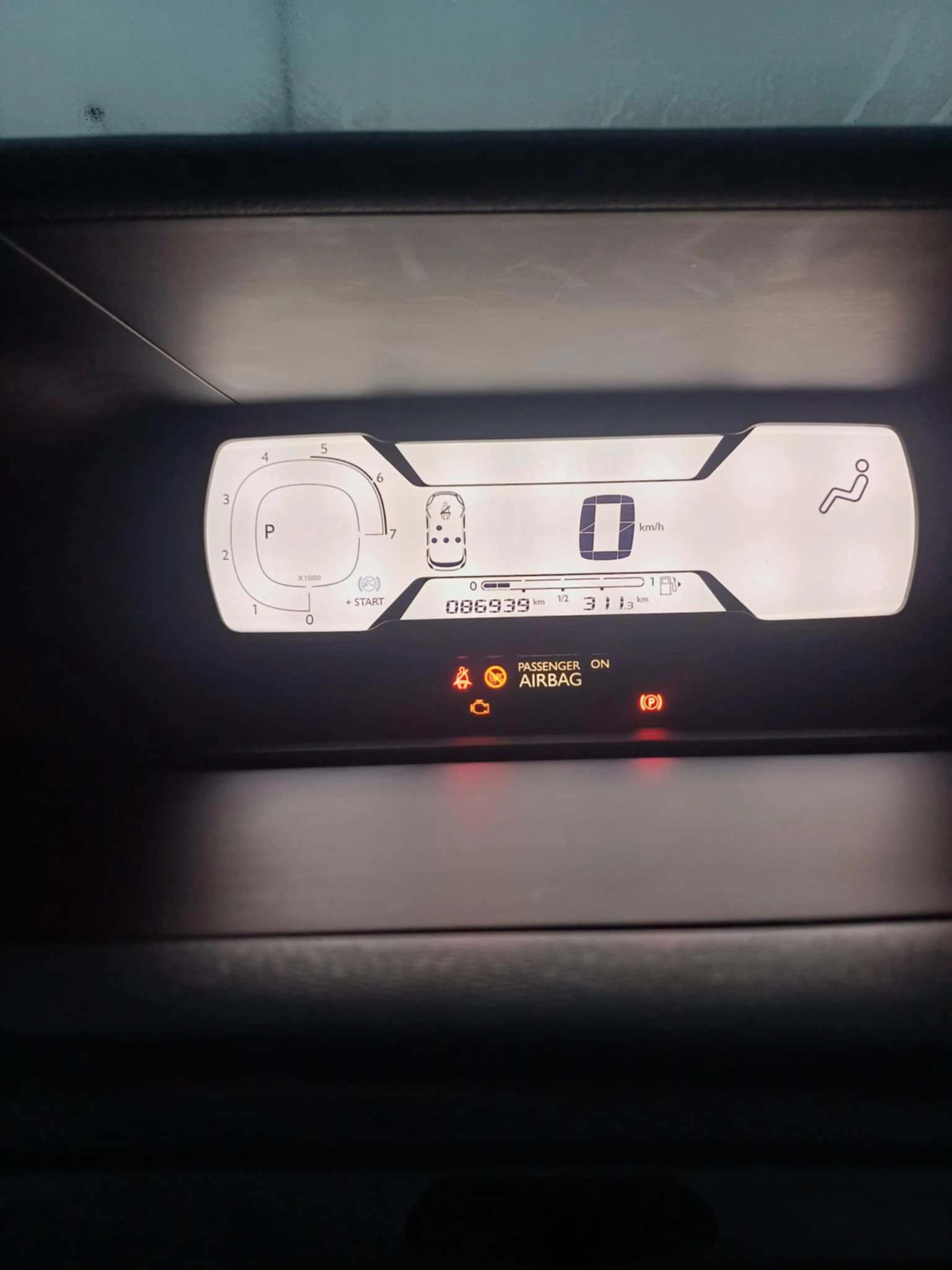 Citroen C4 Picasso 1.6 HDI - изображение 10