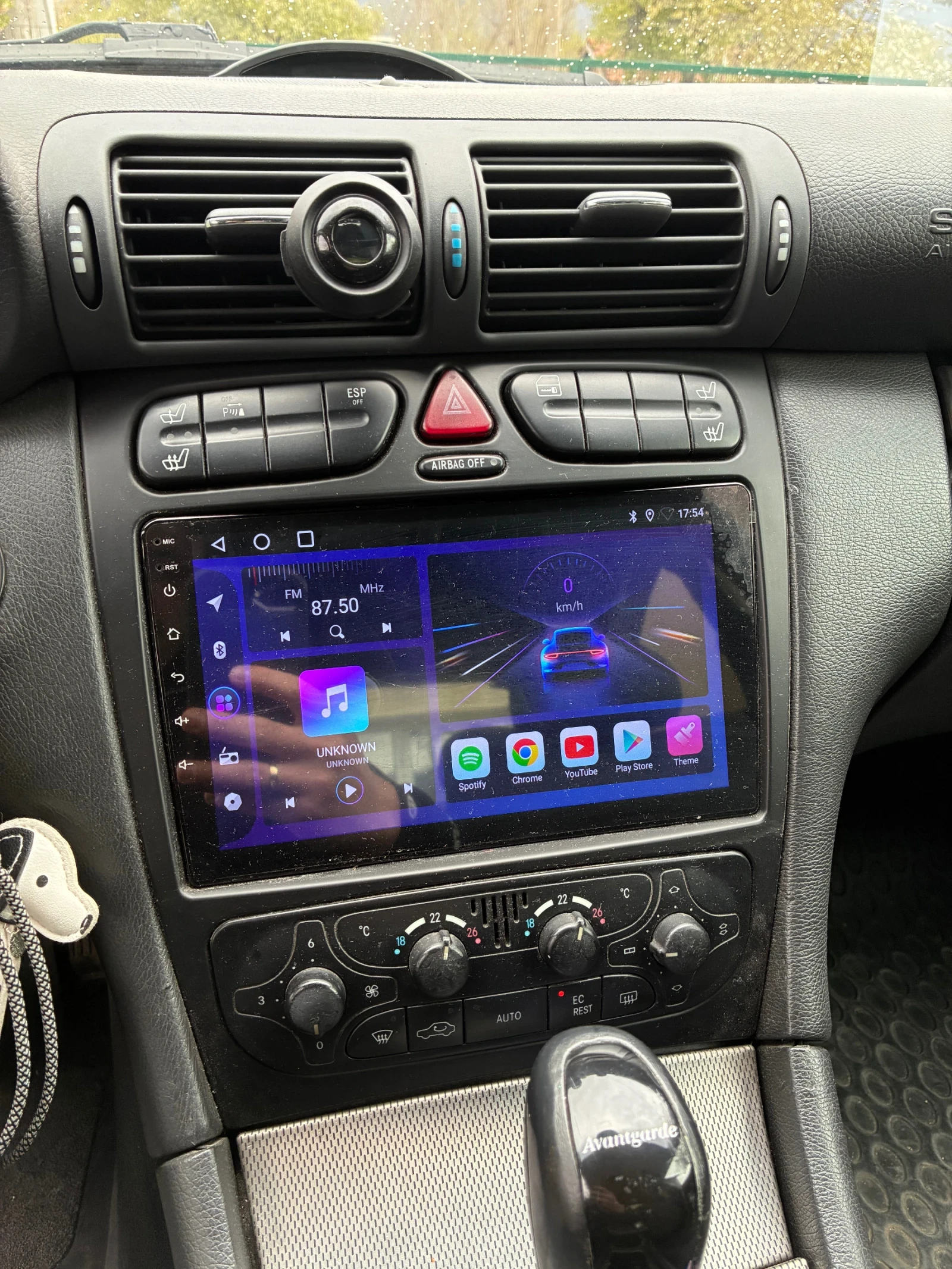 Mercedes-Benz C 220, снимка 9 - Автомобили и джипове - 54270820