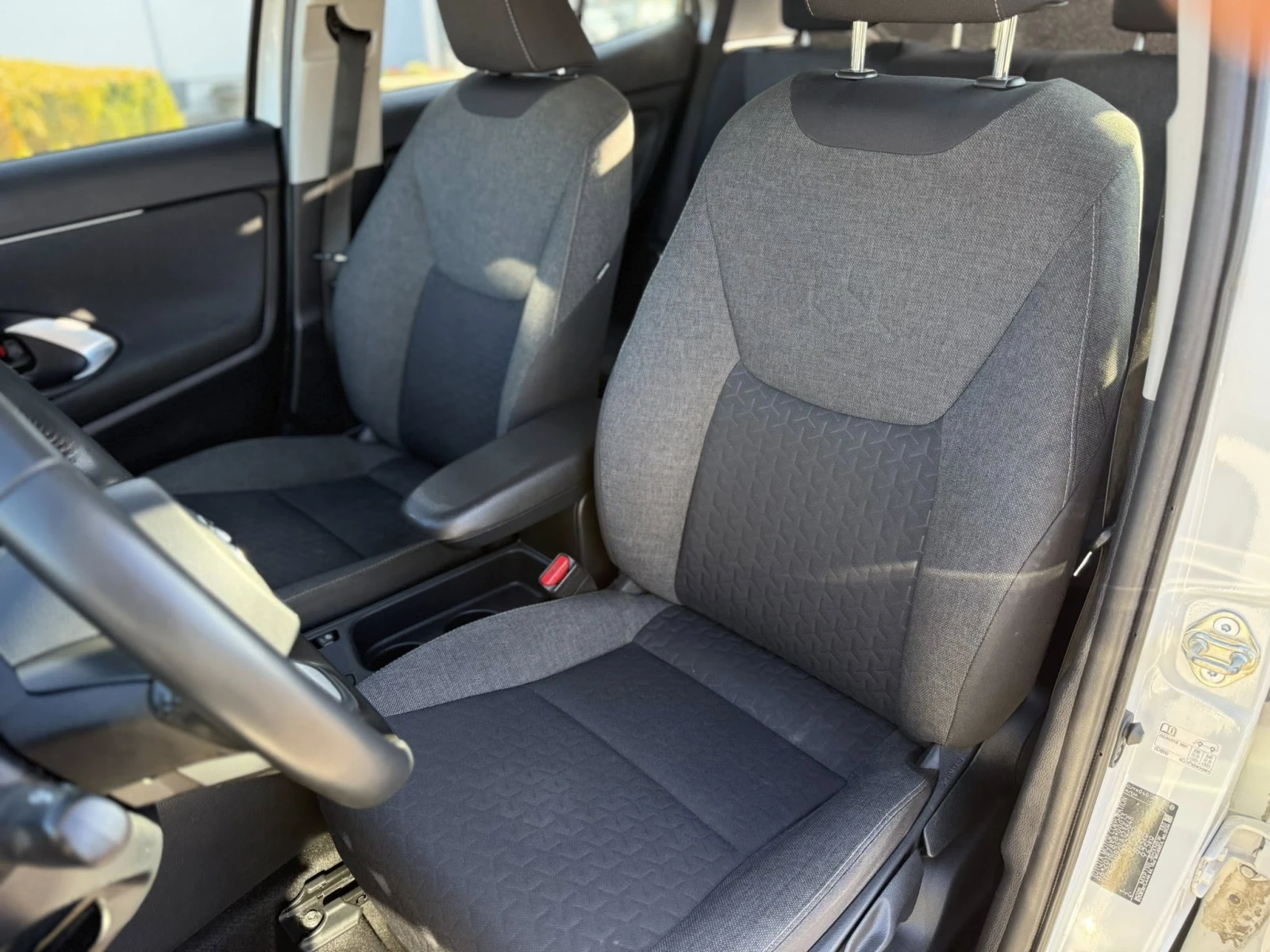 Toyota Yaris Cross Hybrid / 2022 / ������ / ��������� | Mobile.bg � ����������� 8