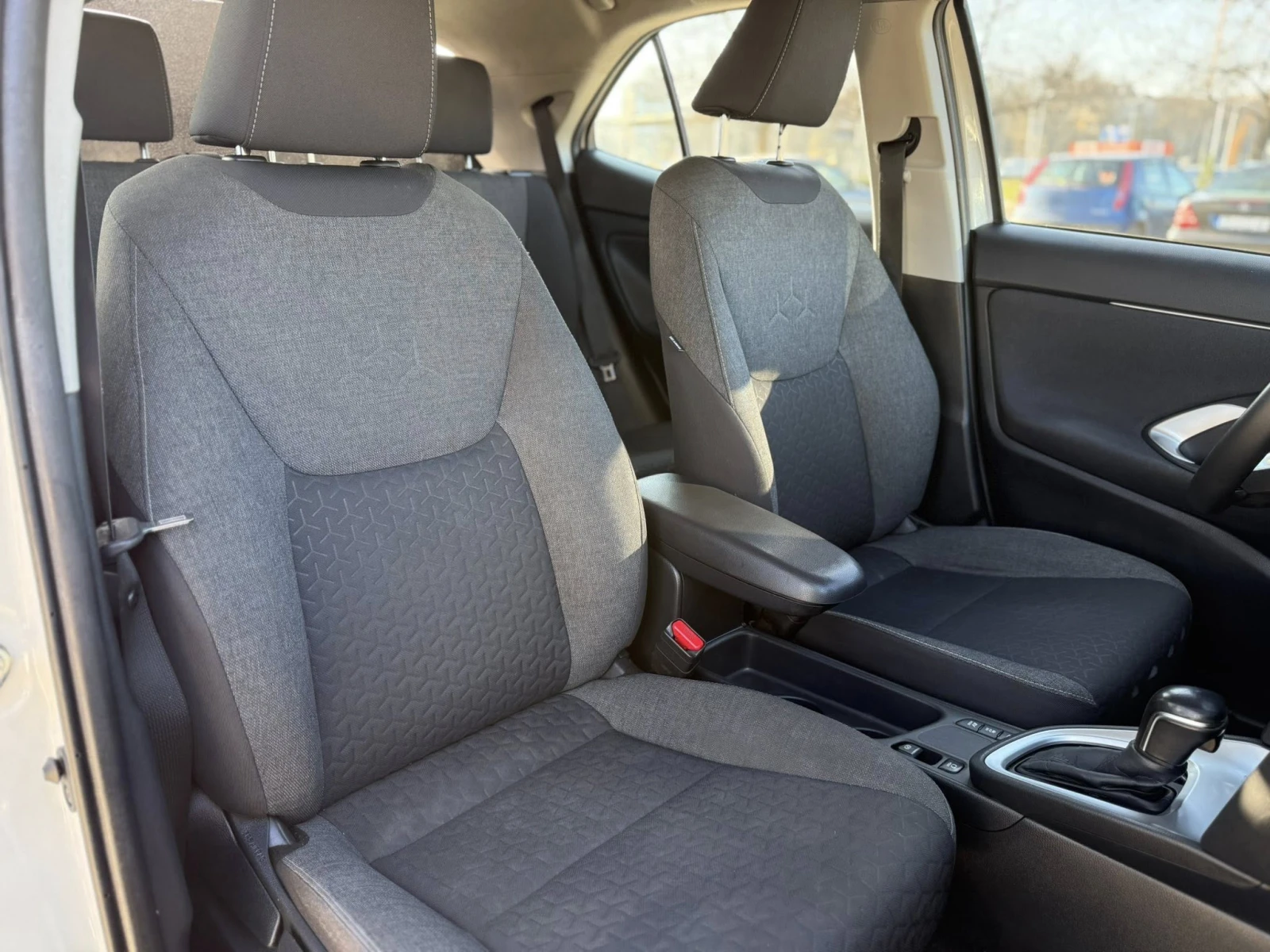 Toyota Yaris Cross Hybrid / 2022 / ������ / ��������� | Mobile.bg � ����������� 7