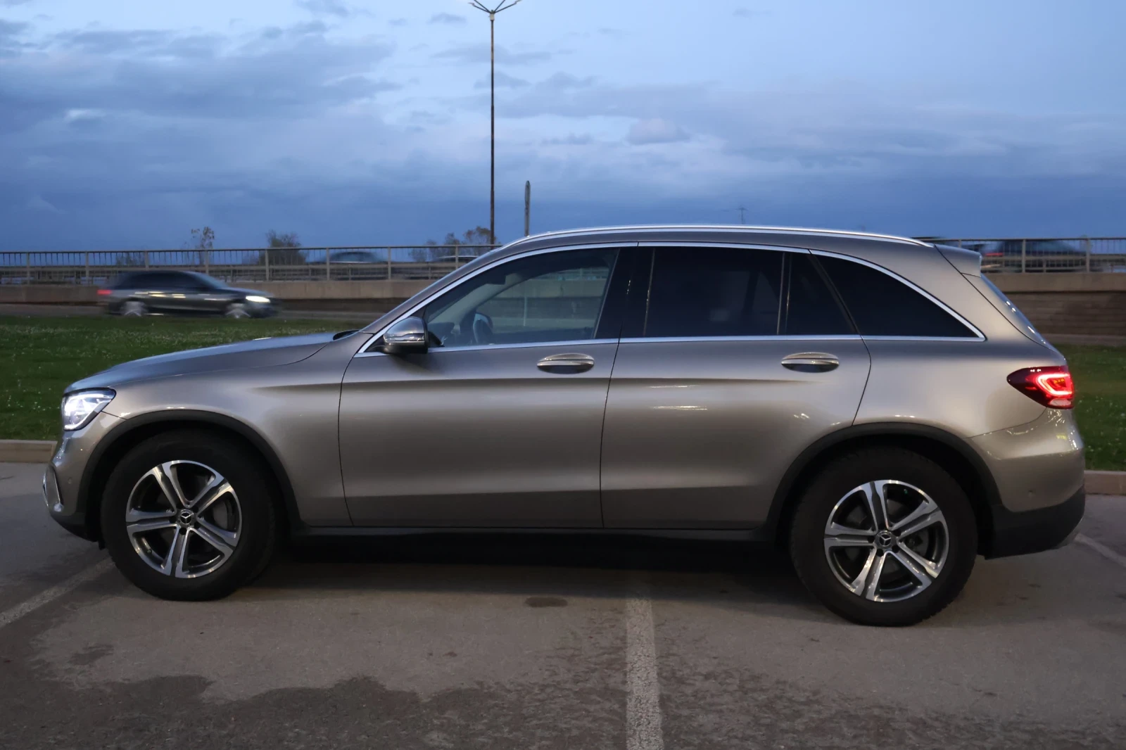 Mercedes-Benz GLC 200, снимка 5 - Автомобили и джипове - 54385681