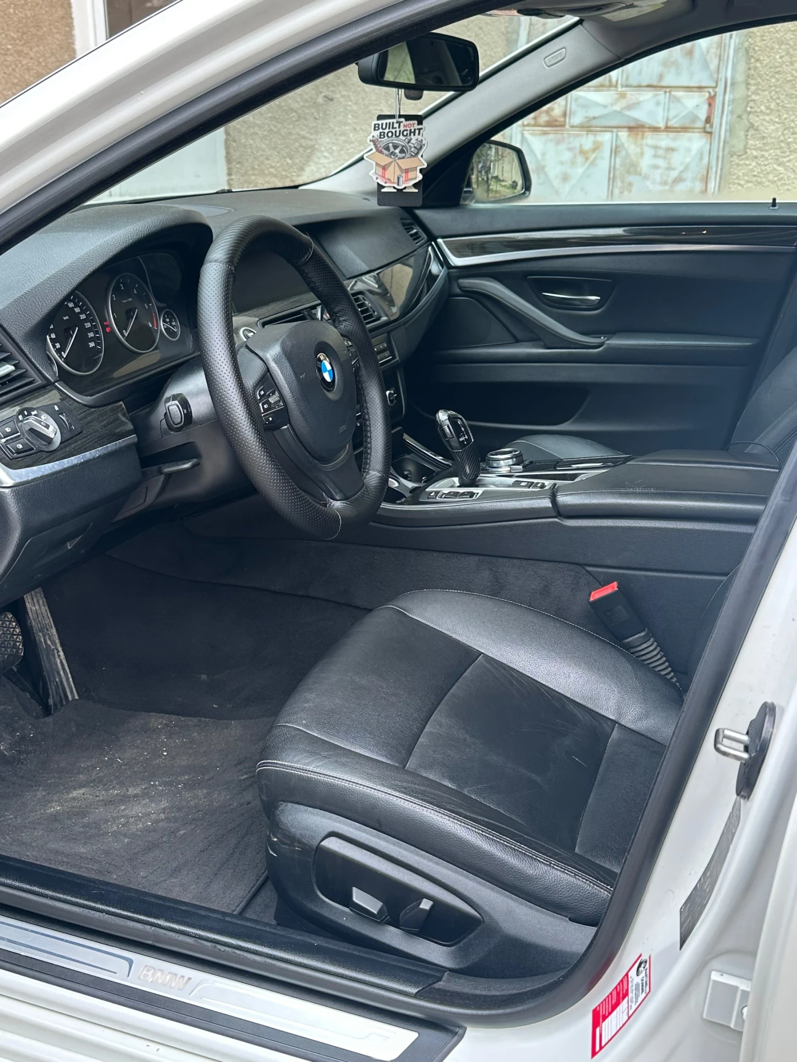 BMW 520, снимка 12 - Автомобили и джипове - 54635243