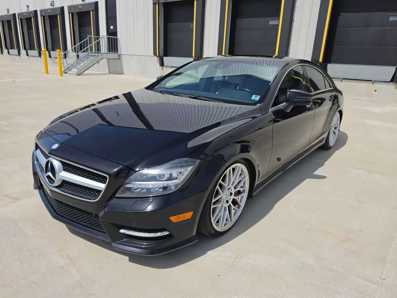 Mercedes-Benz CLS 550 | БЕЗ УДАРИ| КЛИПОВЕ| CARFAX| АВТОКРЕДИТ
