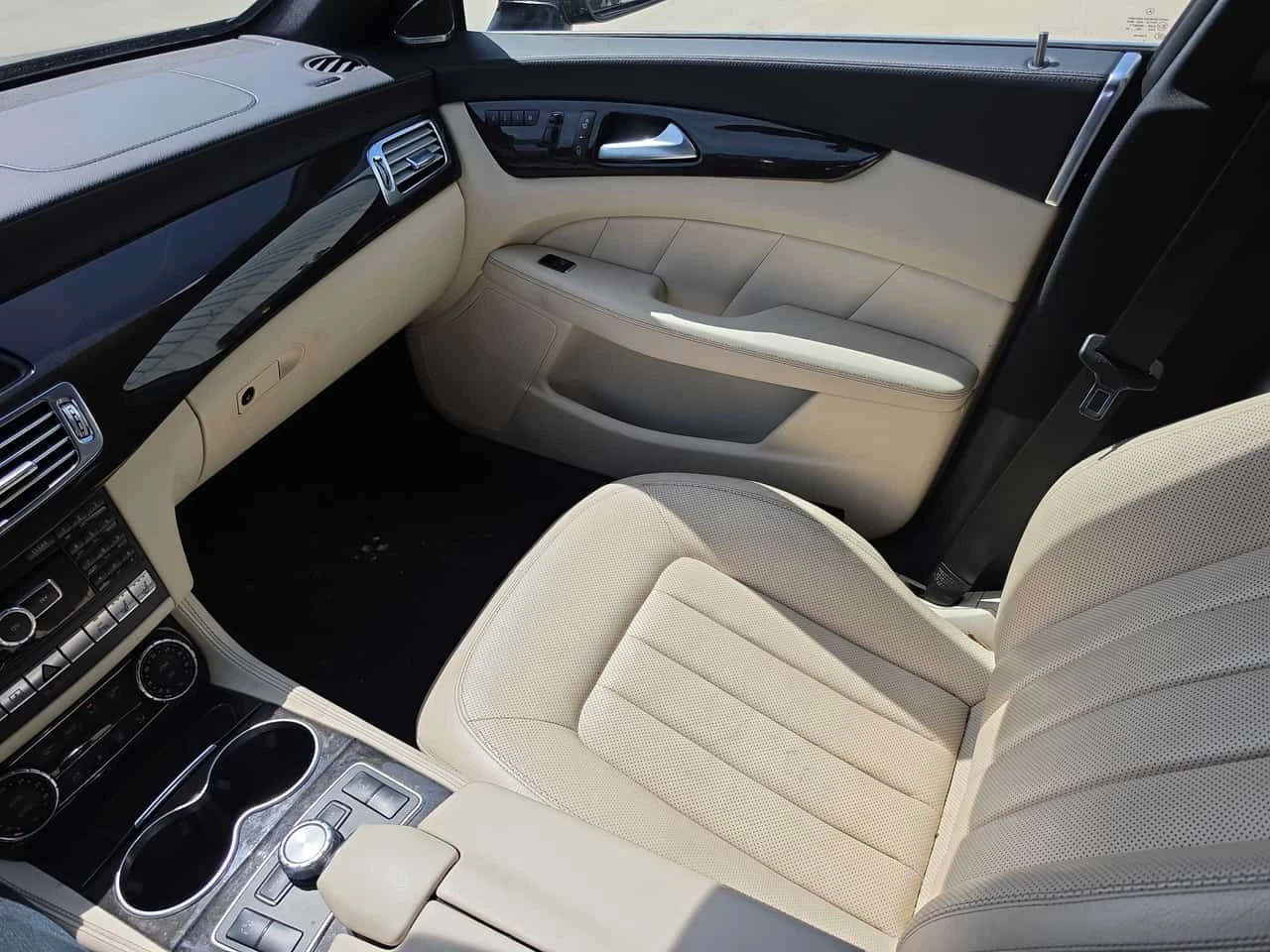 Mercedes-Benz CLS 550 | БЕЗ УДАРИ| КЛИПОВЕ| CARFAX| АВТОКРЕДИТ, снимка 14 - Автомобили и джипове - 54756992