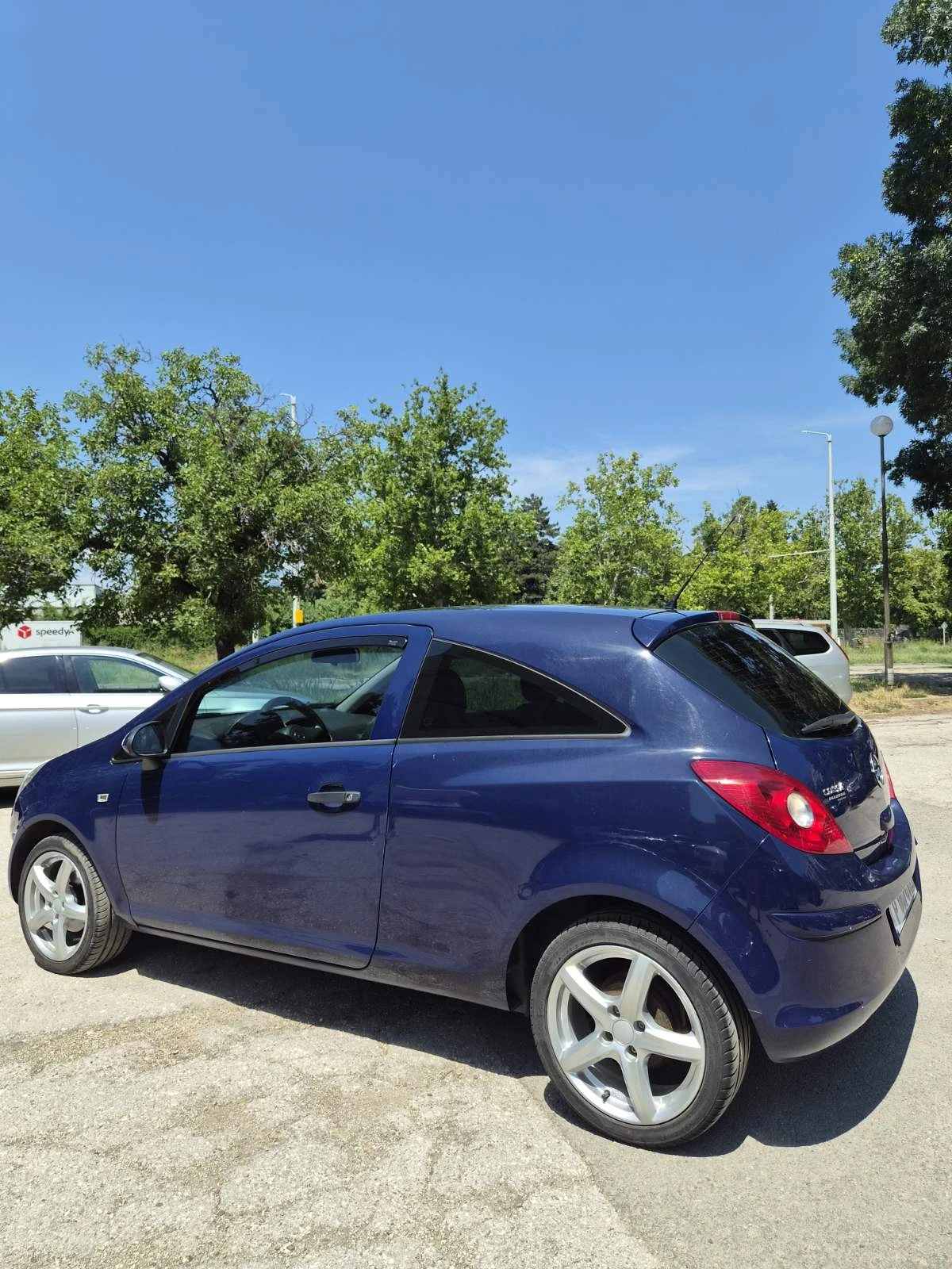 Opel Corsa 1.2i ЕCOTEC, снимка 4 - Автомобили и джипове - 55305710