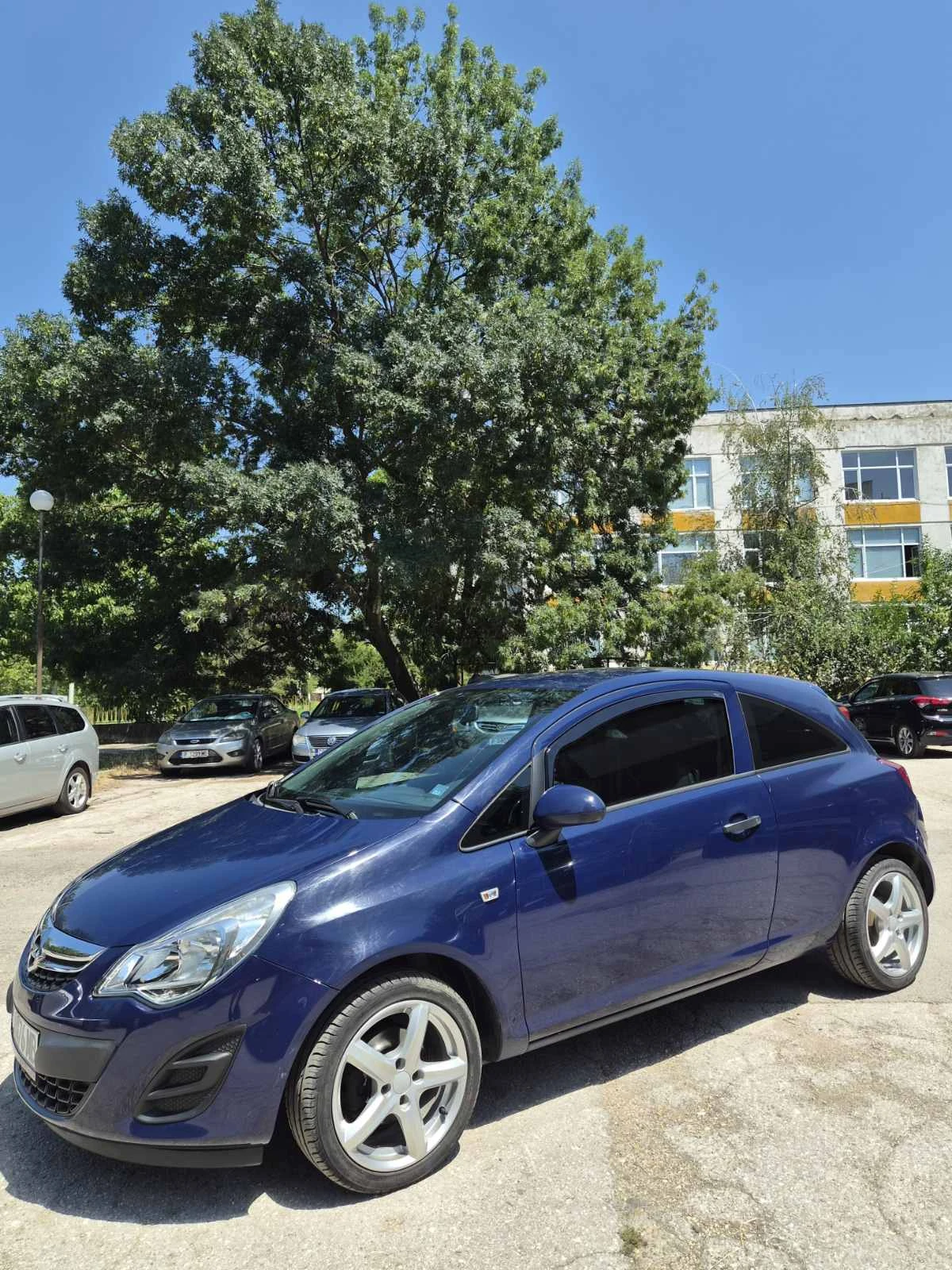 Opel Corsa 1.2i ЕCOTEC, снимка 3 - Автомобили и джипове - 55305710