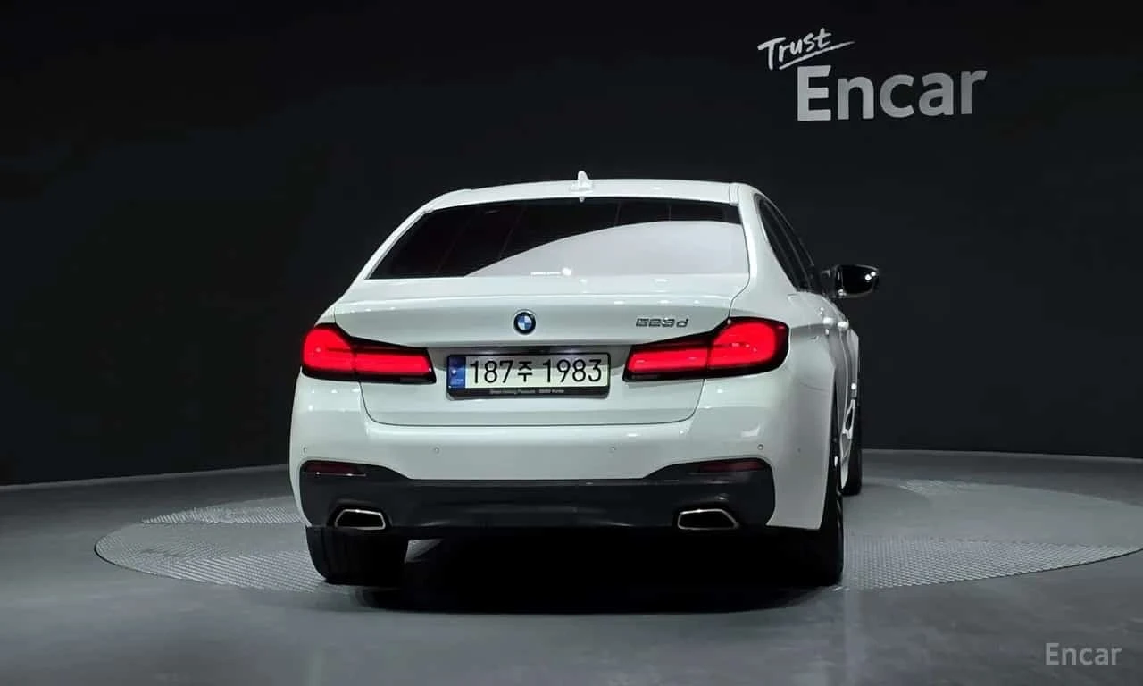 BMW 523 FULL M PACK * ФИКСИРАНА ЦЕНА ДО БЪЛГАРИЯ* , снимка 4 - Автомобили и джипове - 56270977