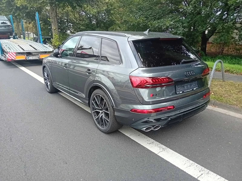 Audi SQ7 4.0 TFSI /507к.с./Quattro/Pano/7-местен, снимка 2 - Автомобили и джипове - 52290671