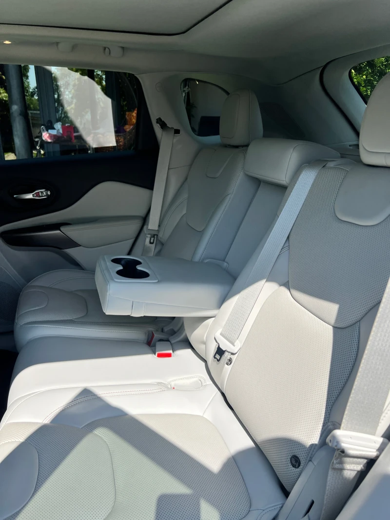 Jeep Cherokee, снимка 6 - Автомобили и джипове - 53078292