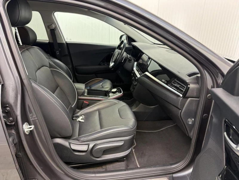 Kia Niro EV 64kWh ExecutiveLine full electric 204PS, снимка 7 - Автомобили и джипове - 53205275