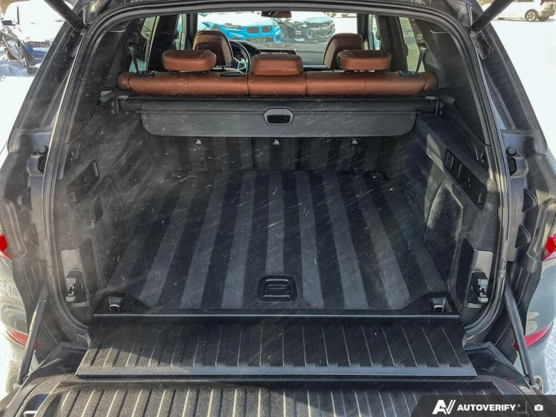 BMW X5 M-Package * HUD * АвтоКредит* (ЦЕНА ДО БГ), снимка 8 - Автомобили и джипове - 53264307