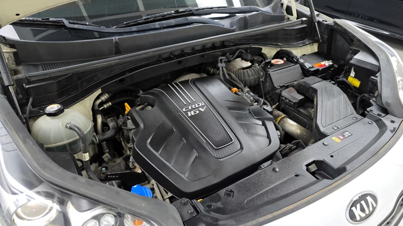 Kia Sportage 2.0CRDI/4x4/Пълна сервизна история !!!, снимка 16 - Автомобили и джипове - 53383517