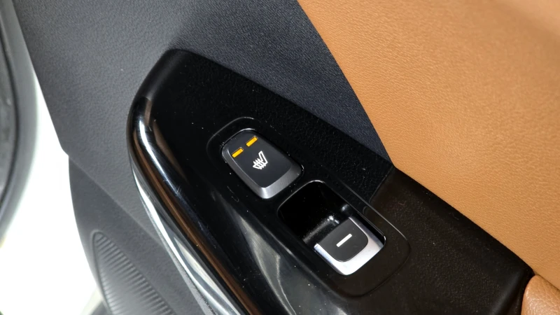 Kia Sportage 2.0CRDI/4x4/Пълна сервизна история !!!, снимка 14 - Автомобили и джипове - 53383517