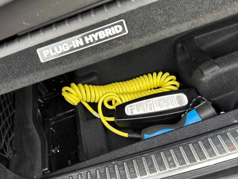 Mercedes-Benz GLC * 350e * CARFAX * ЦЕНА ДО БГ, снимка 14 - Автомобили и джипове - 53469800