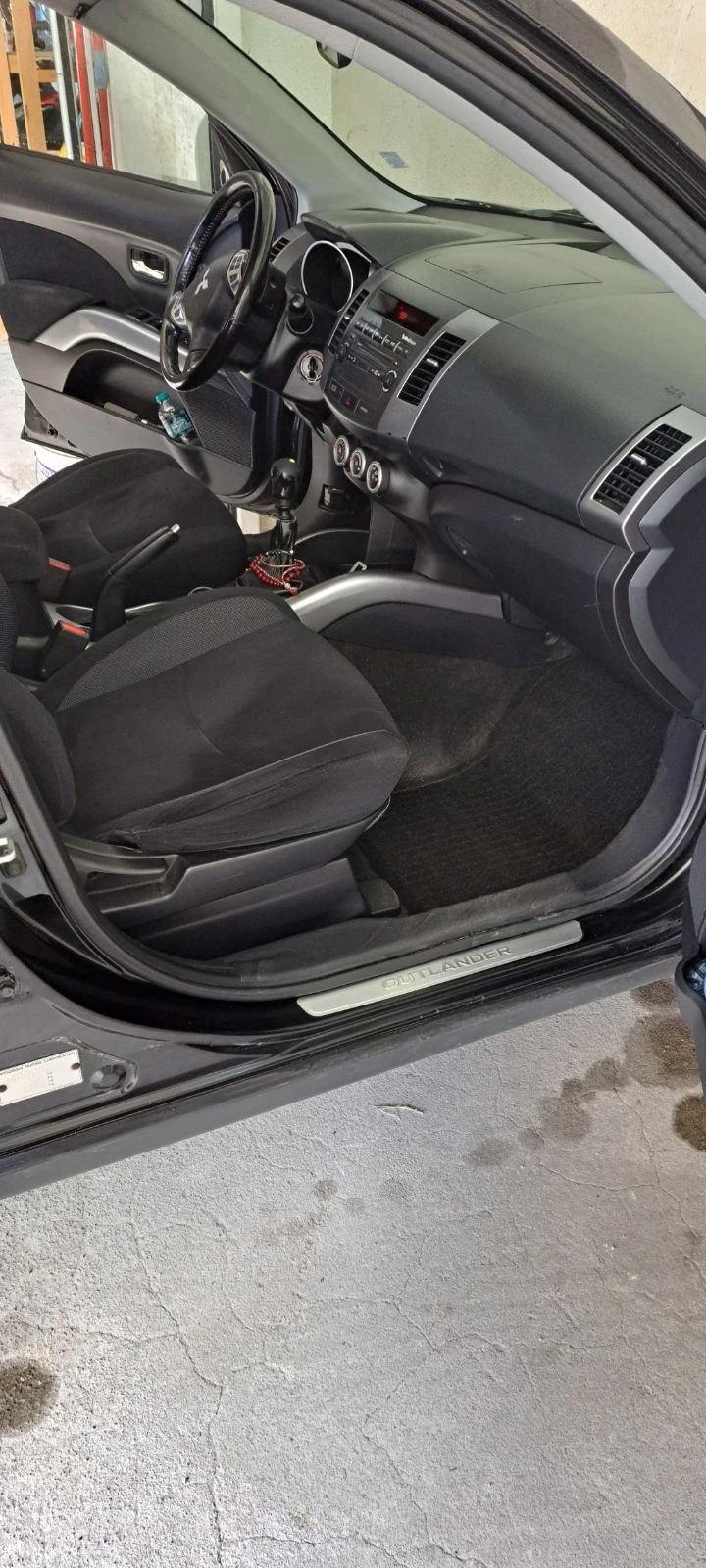 Mitsubishi Outlander, снимка 8 - Автомобили и джипове - 54490211