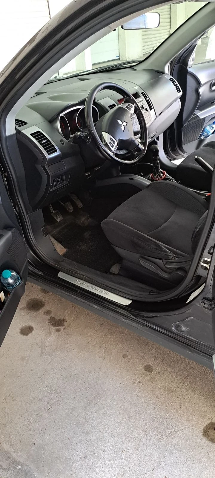 Mitsubishi Outlander, снимка 7 - Автомобили и джипове - 54490211