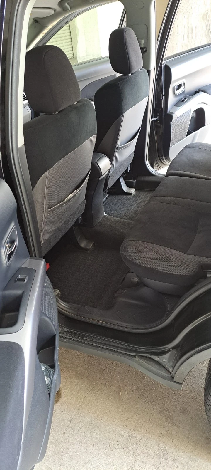 Mitsubishi Outlander, снимка 11 - Автомобили и джипове - 54490211