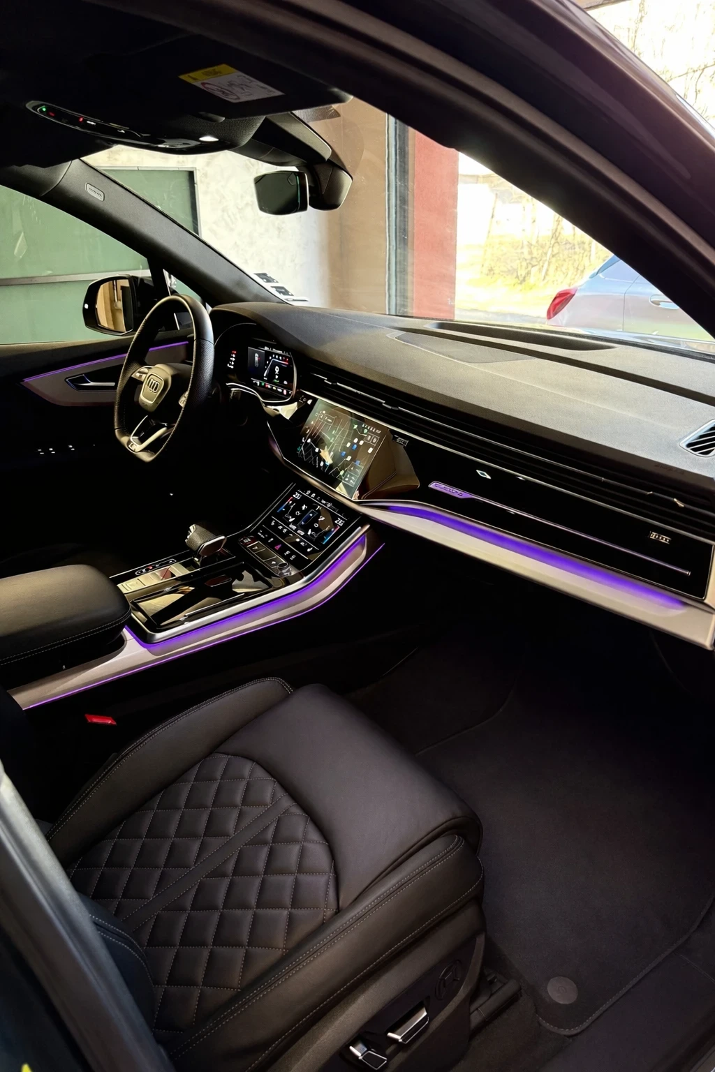 Audi SQ7 4.0 TFSI /507к.с./Quattro/Pano/7-местен, снимка 5 - Автомобили и джипове - 54231841