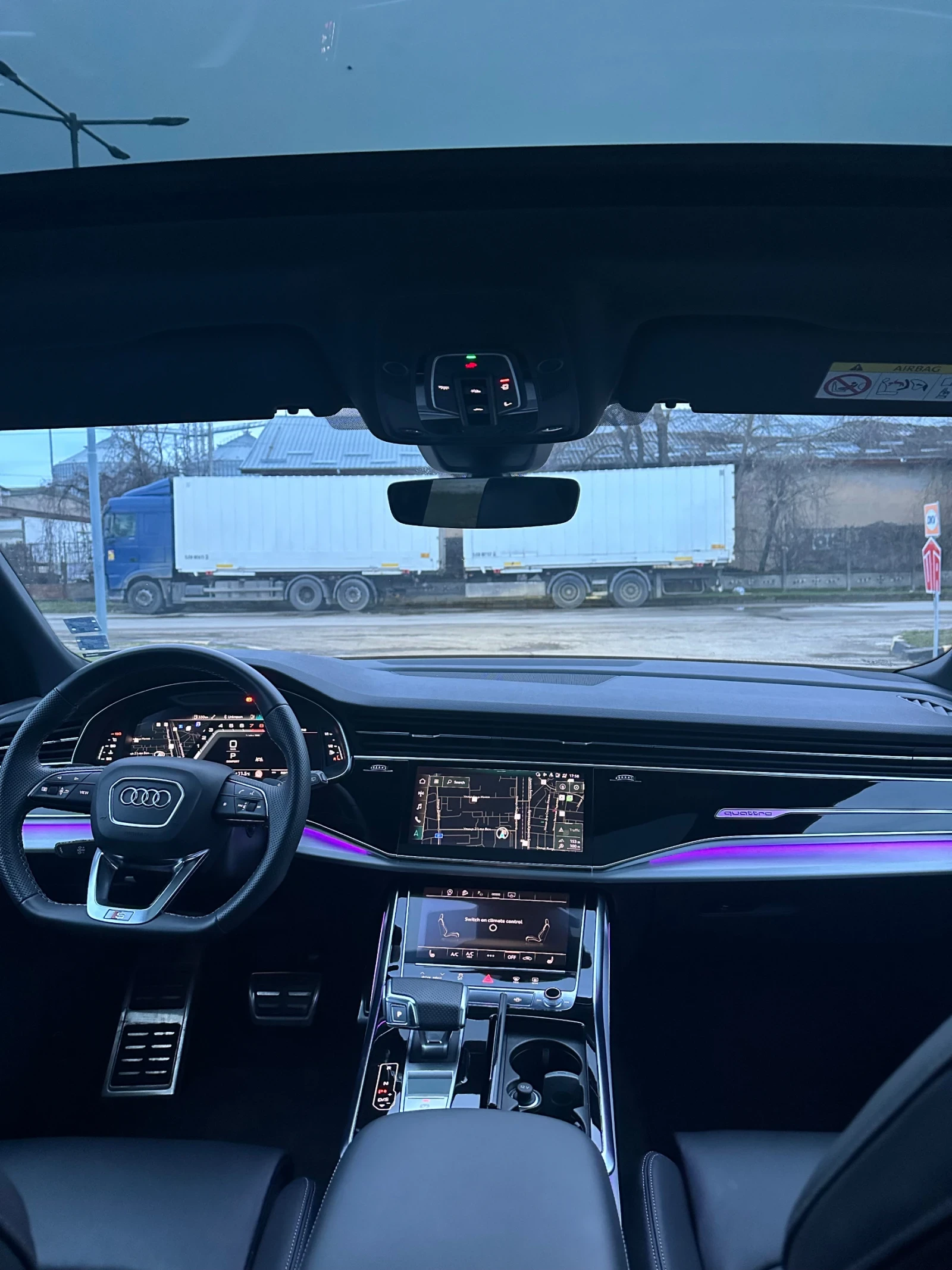 Audi SQ7 4.0 TFSI /507к.с./Quattro/Pano/7-местен, снимка 12 - Автомобили и джипове - 54231841