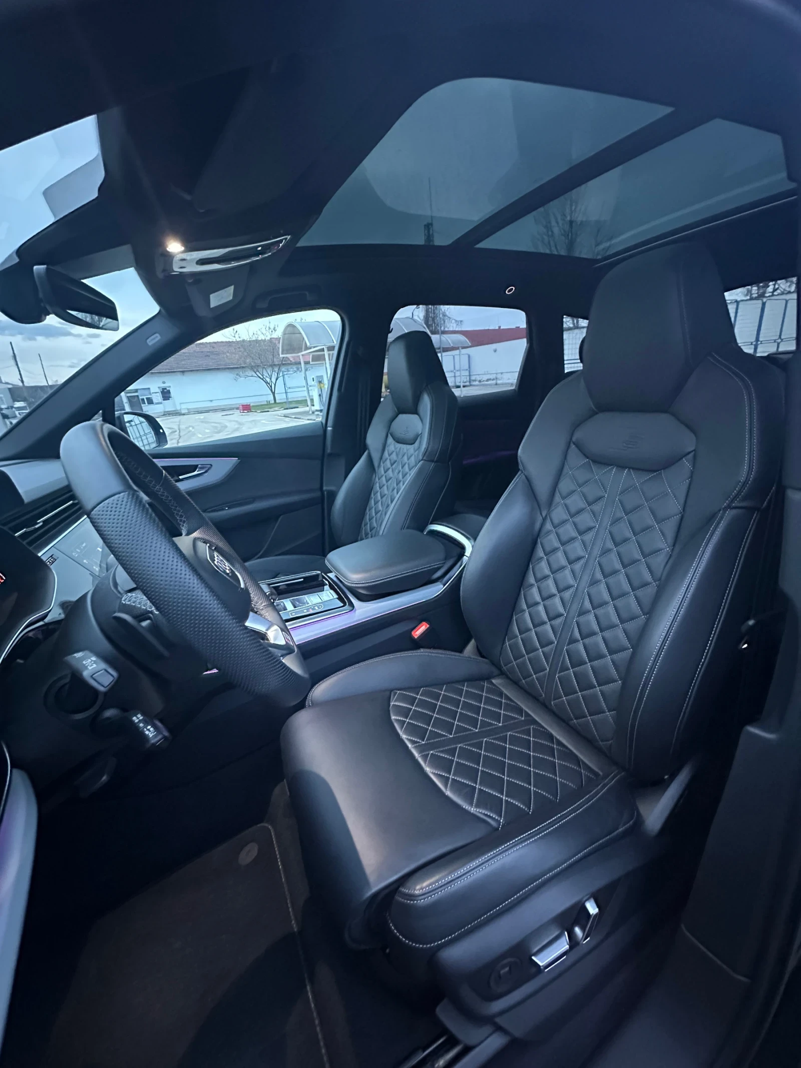 Audi SQ7 4.0 TFSI /507к.с./Quattro/Pano/7-местен, снимка 10 - Автомобили и джипове - 54231841