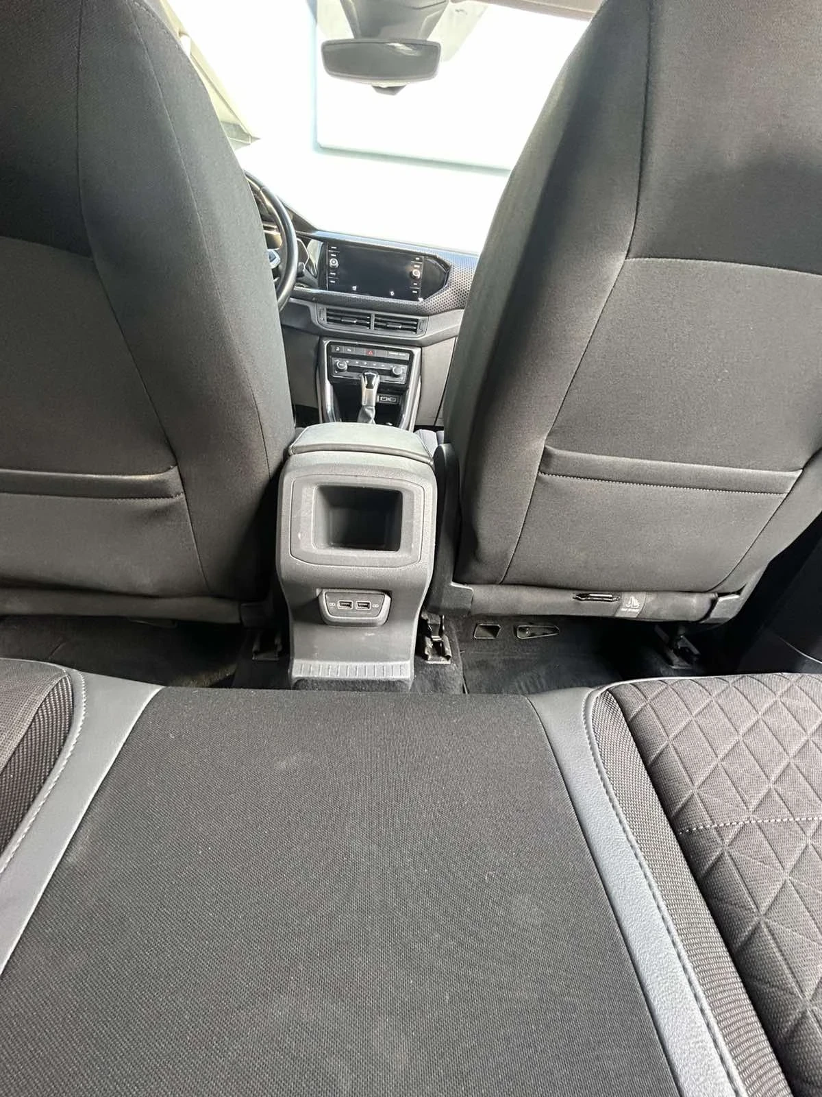 VW T-Cross, снимка 12 - Автомобили и джипове - 53775372