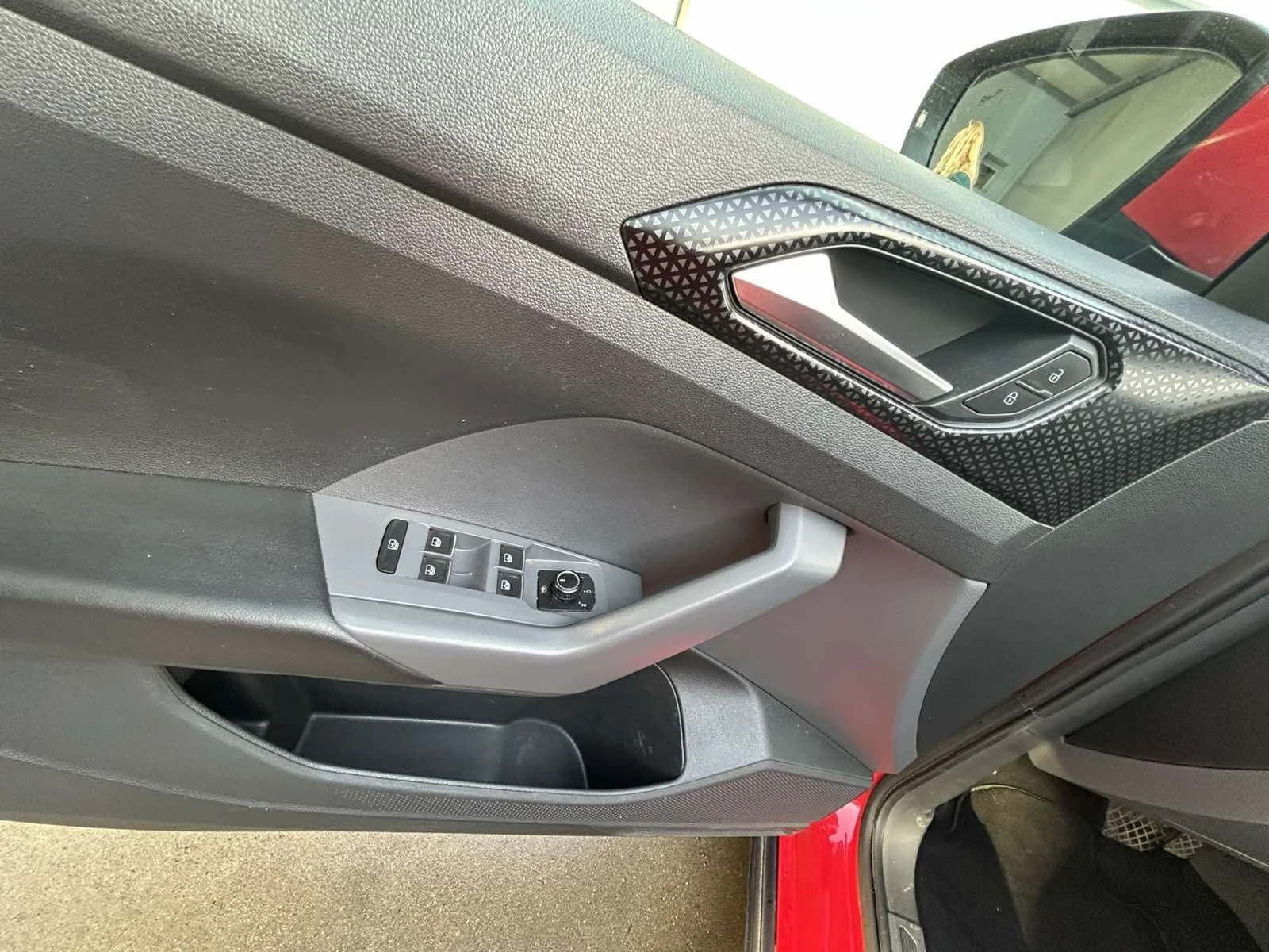 VW T-Cross, снимка 9 - Автомобили и джипове - 53775372