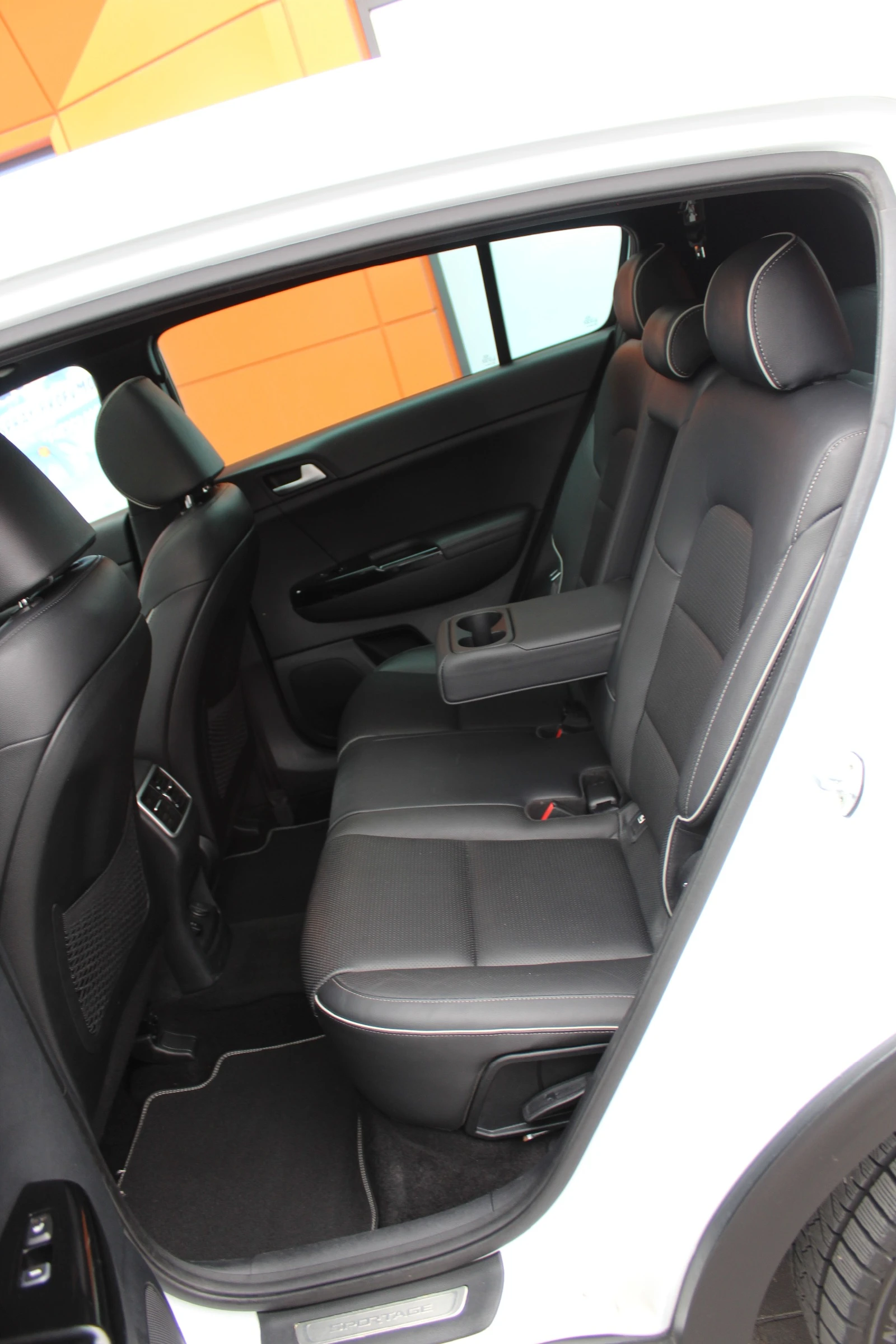 Kia Sportage 1.7D GT LINE FULL 127k, снимка 9 - Автомобили и джипове - 54606116