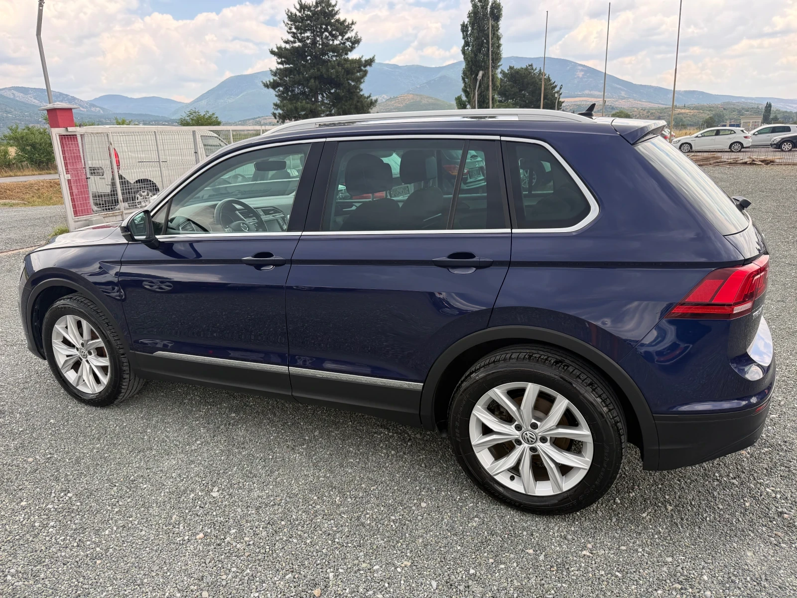 VW Tiguan (KATO НОВА)^(4x4), снимка 9 - Автомобили и джипове - 55310346