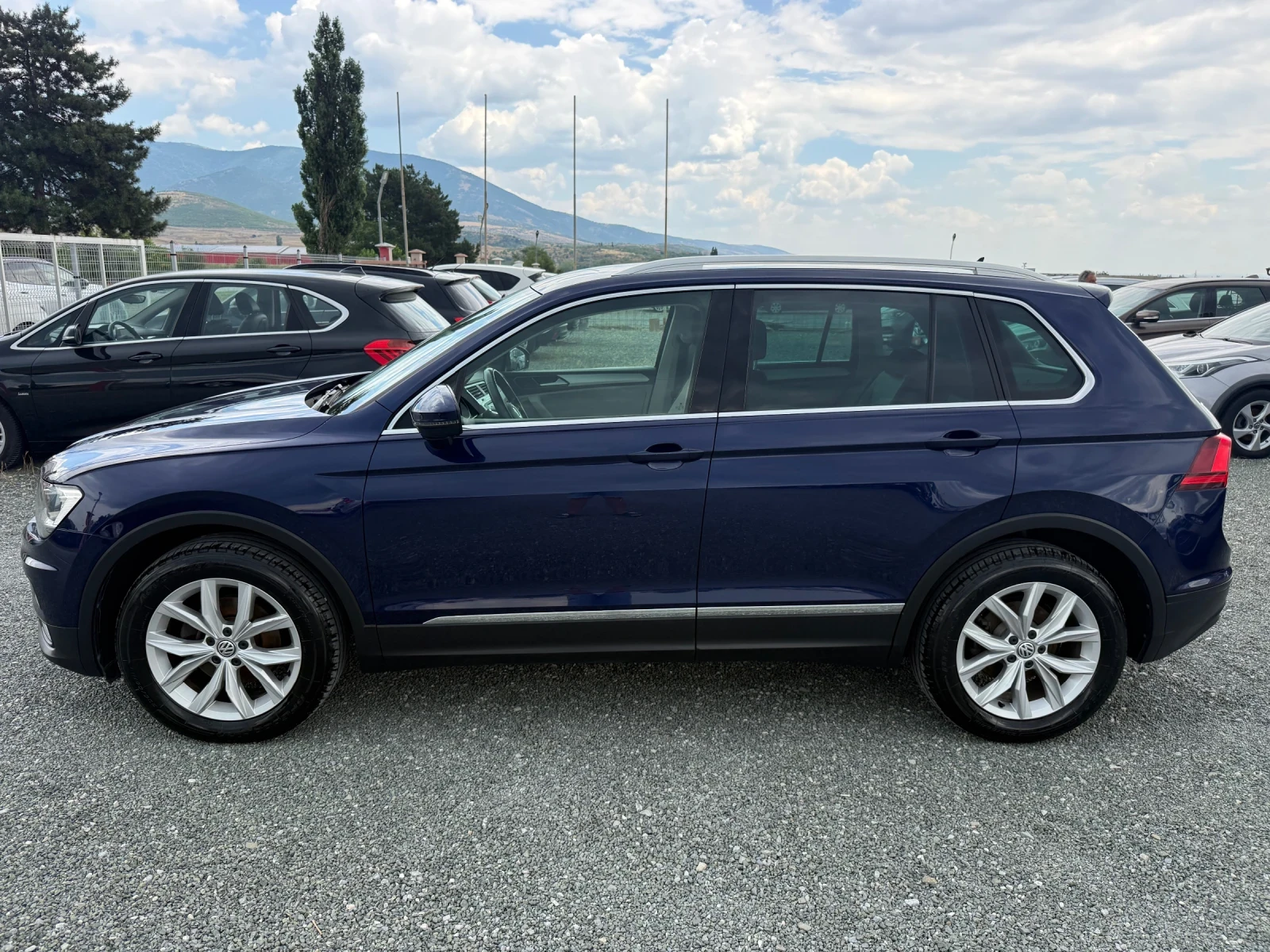 VW Tiguan (KATO НОВА)^(4x4), снимка 10 - Автомобили и джипове - 55310346