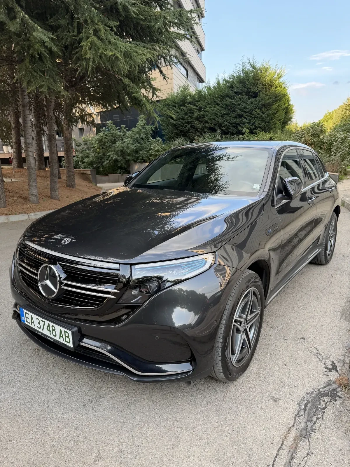 Mercedes-Benz EQC Mercedes-Benz EQC 400 4MATIC AMG Line | 09.2022 | , снимка 3 - Автомобили и джипове - 55637272