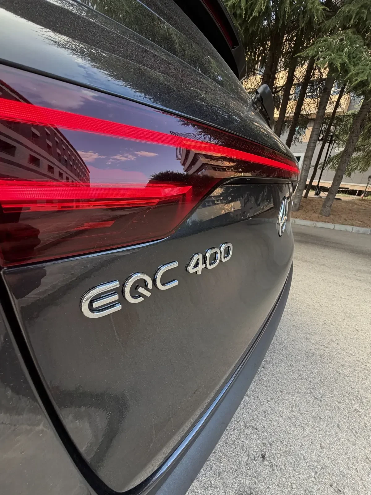 Mercedes-Benz EQC Mercedes-Benz EQC 400 4MATIC AMG Line | 09.2022 | , снимка 11 - Автомобили и джипове - 55637272