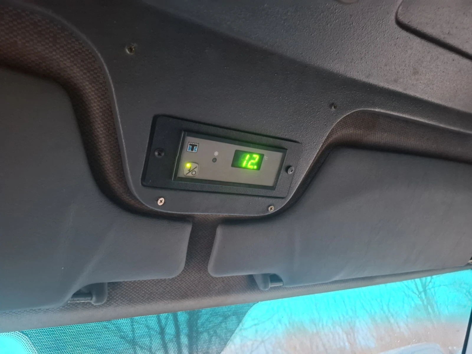 Mercedes-Benz 208 Хладилен, снимка 12 - Бусове и автобуси - 54000745