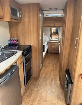 Каравана Knaus Lunar Loxwood, снимка 7