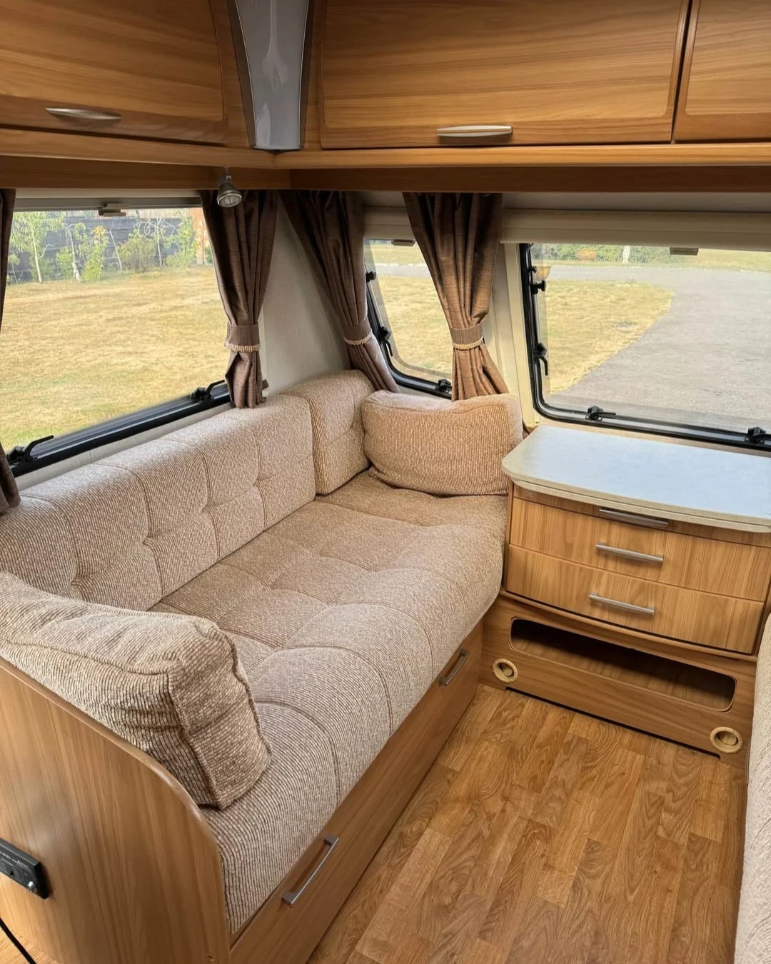 Каравана Knaus Lunar Loxwood, снимка 6 - Каравани и кемпери - 55647213