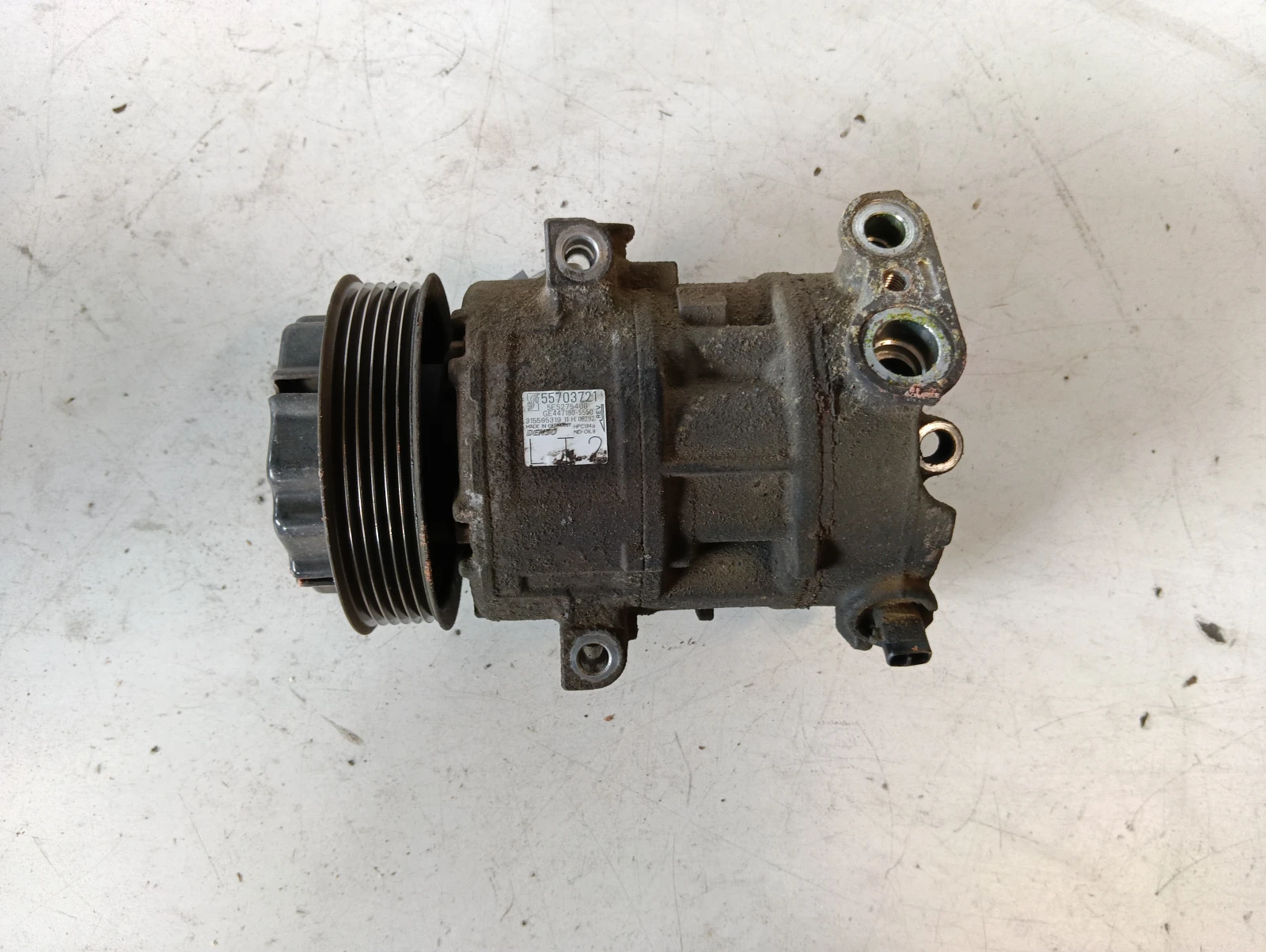 компресор климатик 55703721 5E5275400 1.7CDTI Opel Corsa