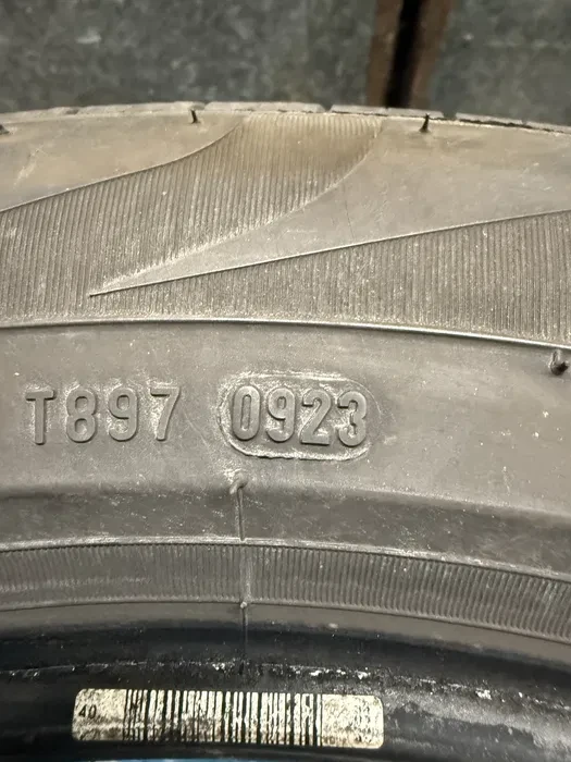 Гуми Летни 235/55R19, снимка 2 - Гуми и джанти - 52406843