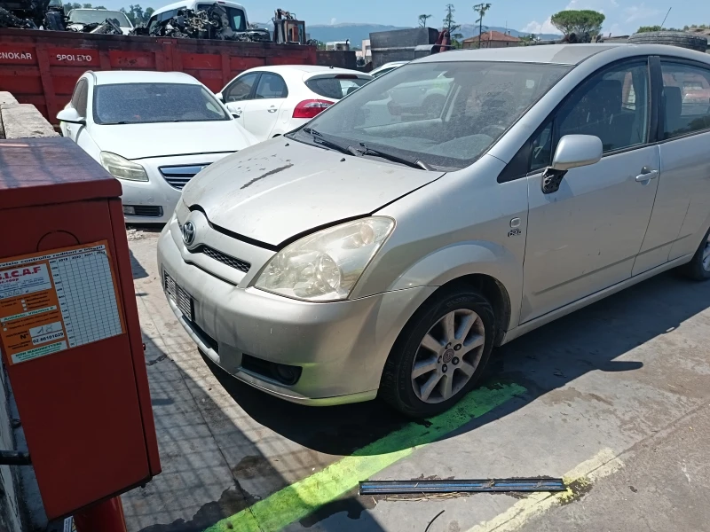 Toyota Corolla verso 2.0 d4d 2ad, снимка 2 - Автомобили и джипове - 45613940