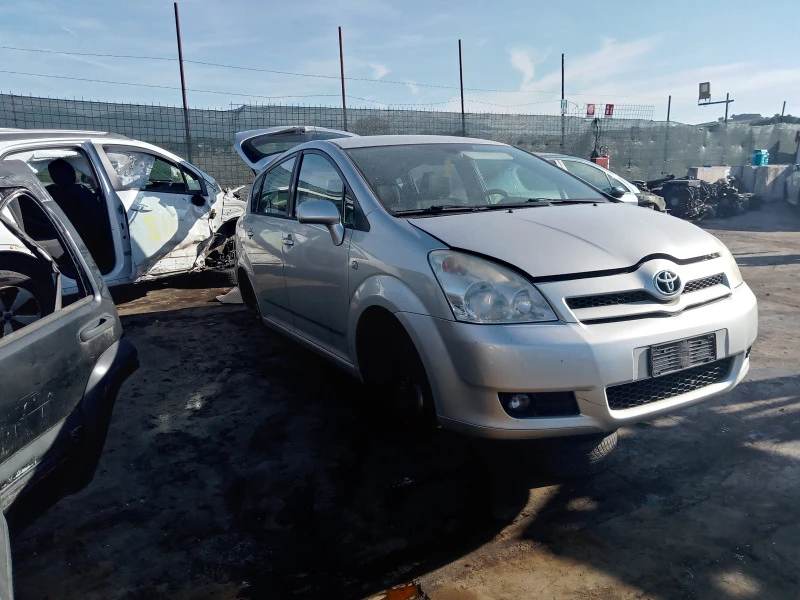 Toyota Corolla verso 2.0 d4d 2ad, снимка 2 - Автомобили и джипове - 45613940