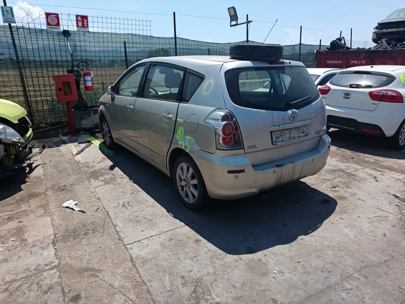 Toyota Corolla verso 2.0 d4d 2ad, снимка 3 - Автомобили и джипове - 45613940